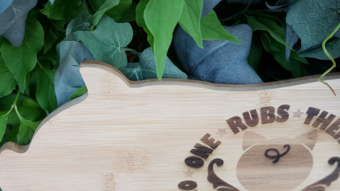 Cutting Board - Bamboo - Pig - No one rubs their meat better than me