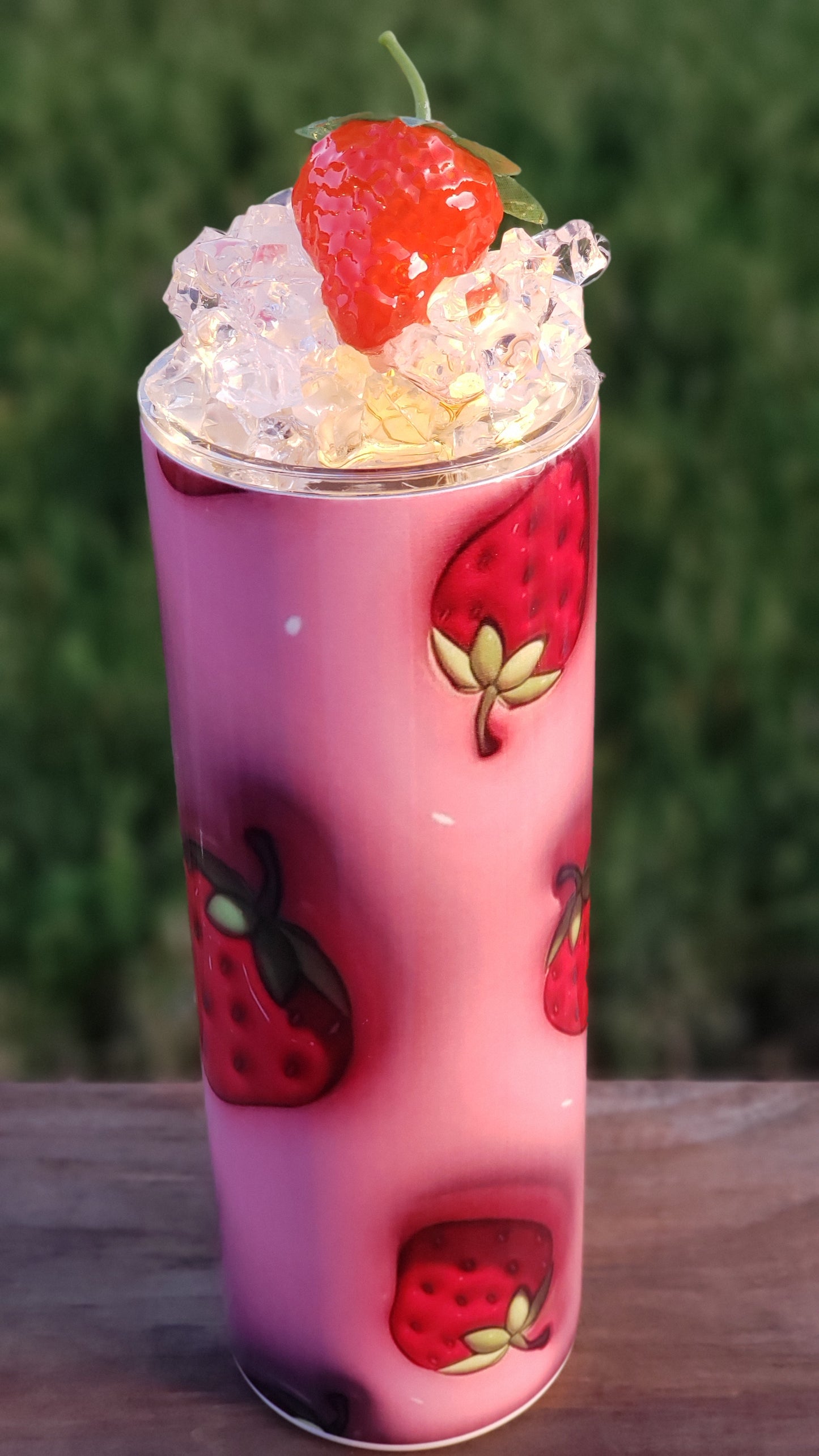 Tumbler - Puffy Strawberries