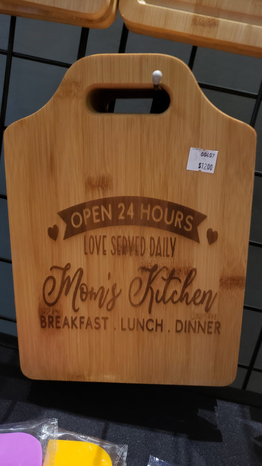 Cutting Board - 12 x 9 Bamboo with Handle Mom's Kitchen